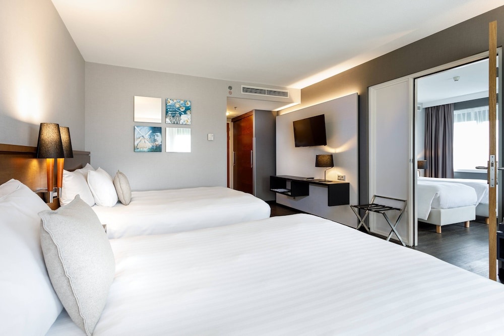 (1)Standard Double Family room (full double bed) at Courtyard By Marriott Amsterdam Airport in Hoofddorp