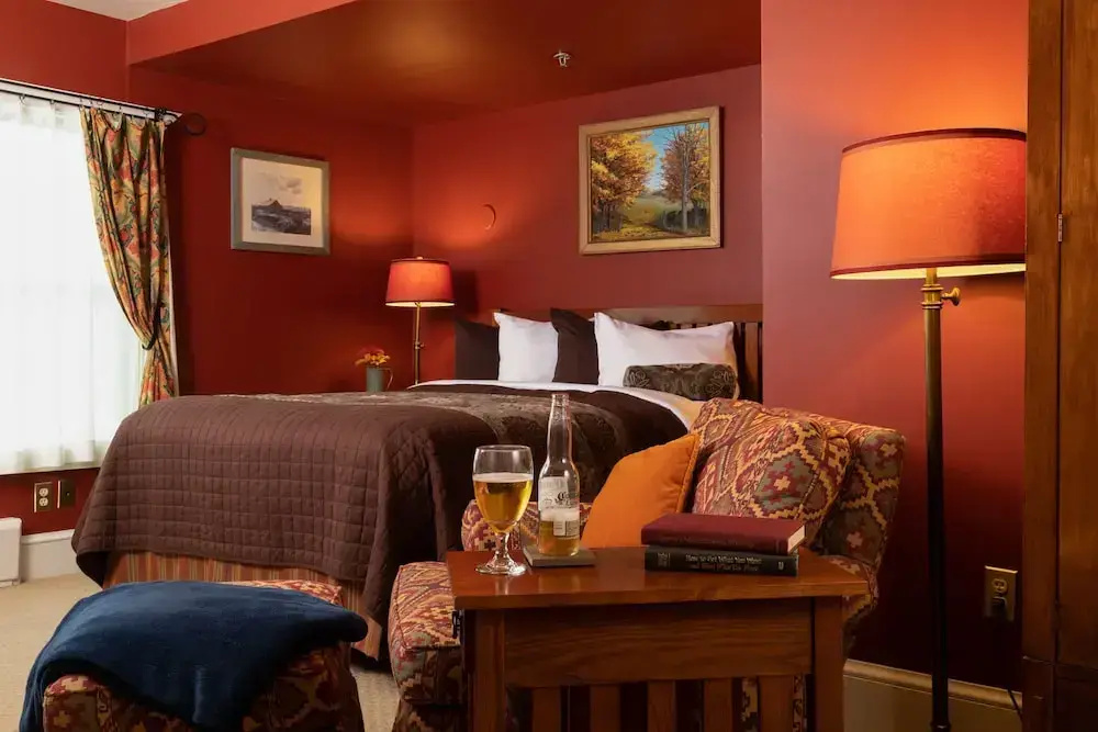Standard Double room with mountain view (full double bed)