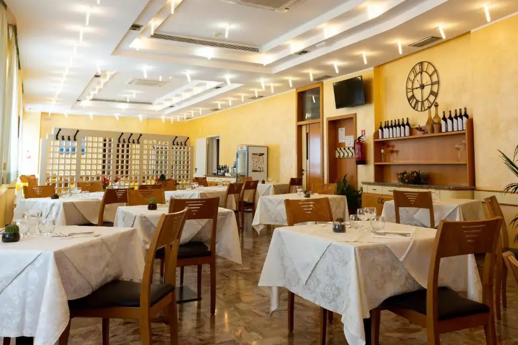 Food & Beverage
