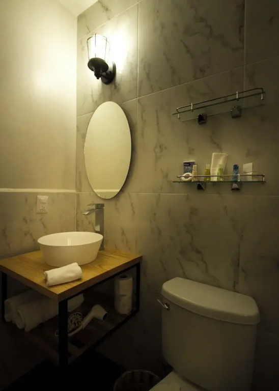Deluxe Double room (full double bed)