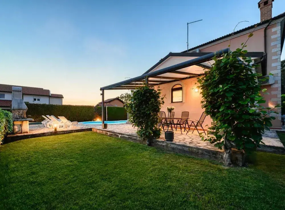 Villa in Visnjan With Private Heated Pool