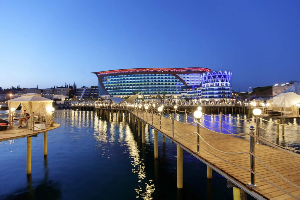Beach & Waterfront