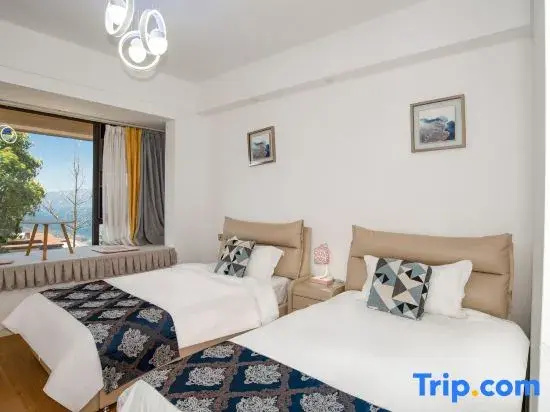 3 Bedrooms Suite with lake view