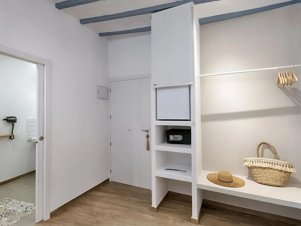 Economy room
