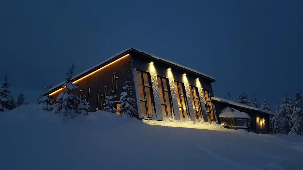 Santa's Igloos Arctic Circle