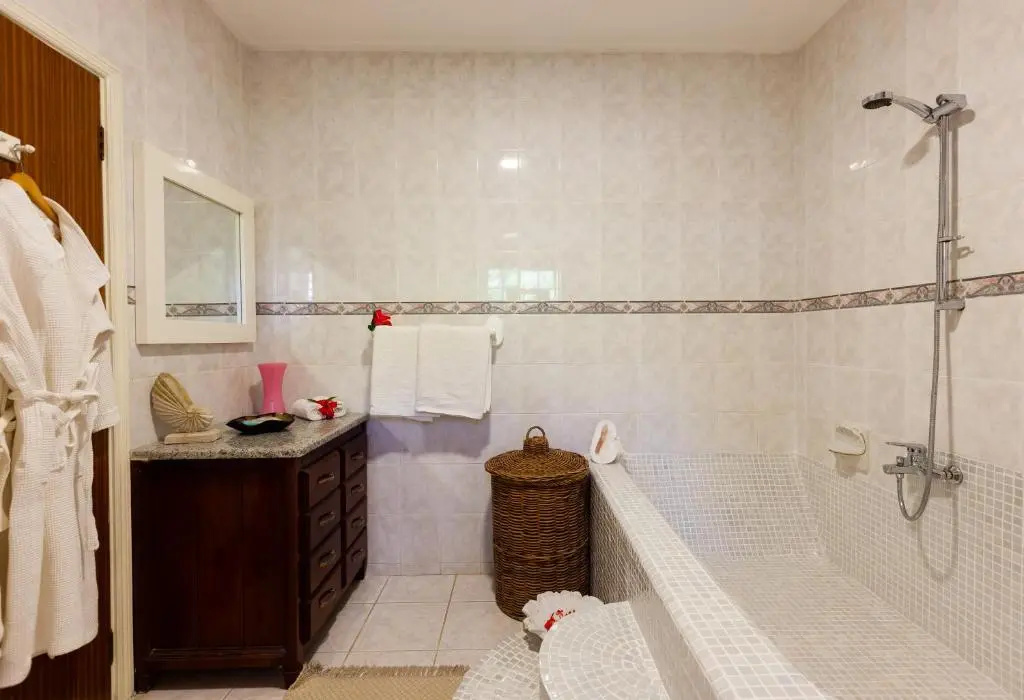 Standard Double room with balcony (full double bed)