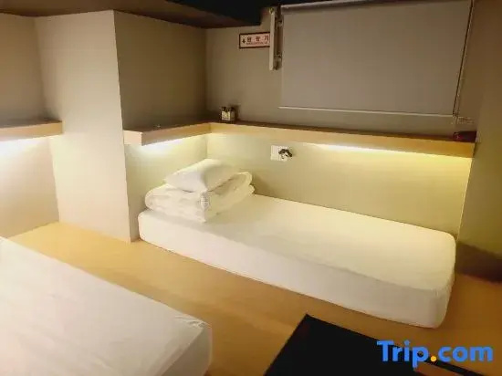 Bed in Dorm (female dorm)