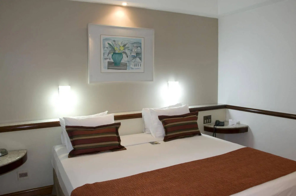 Bristol Merit Hotel — фото 4