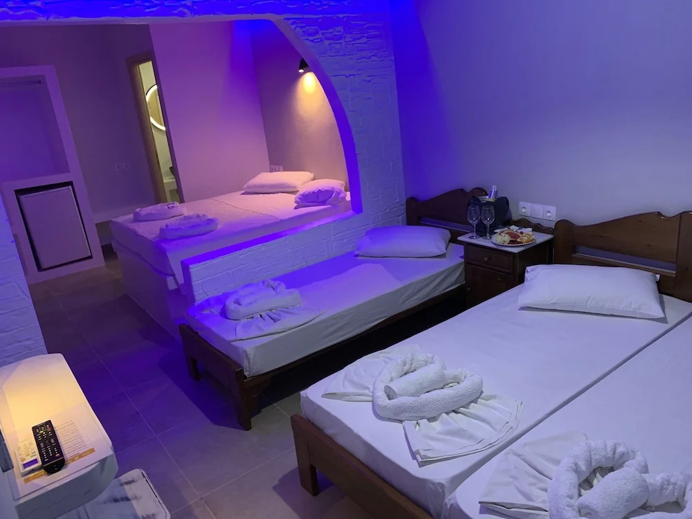 2 Bedrooms Apartment with sea view