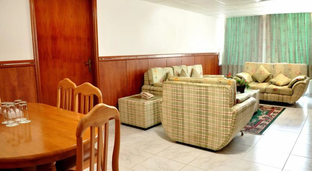 Lobby & Reception