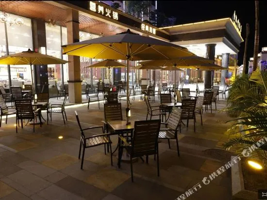 Food & Beverage