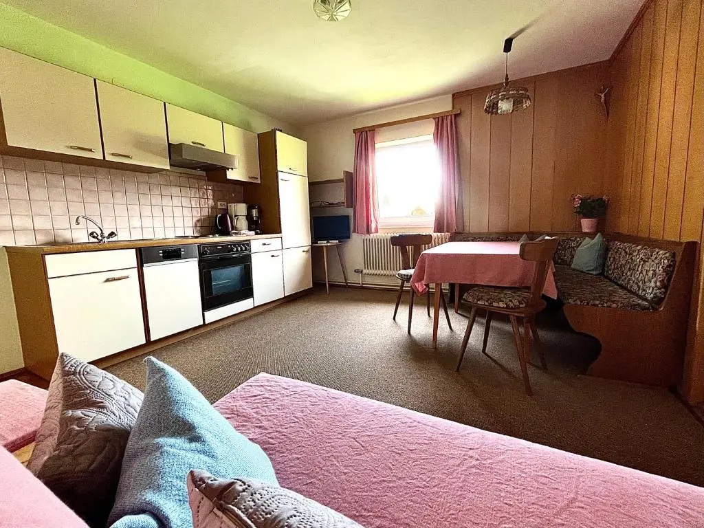 2 Bedrooms Apartment