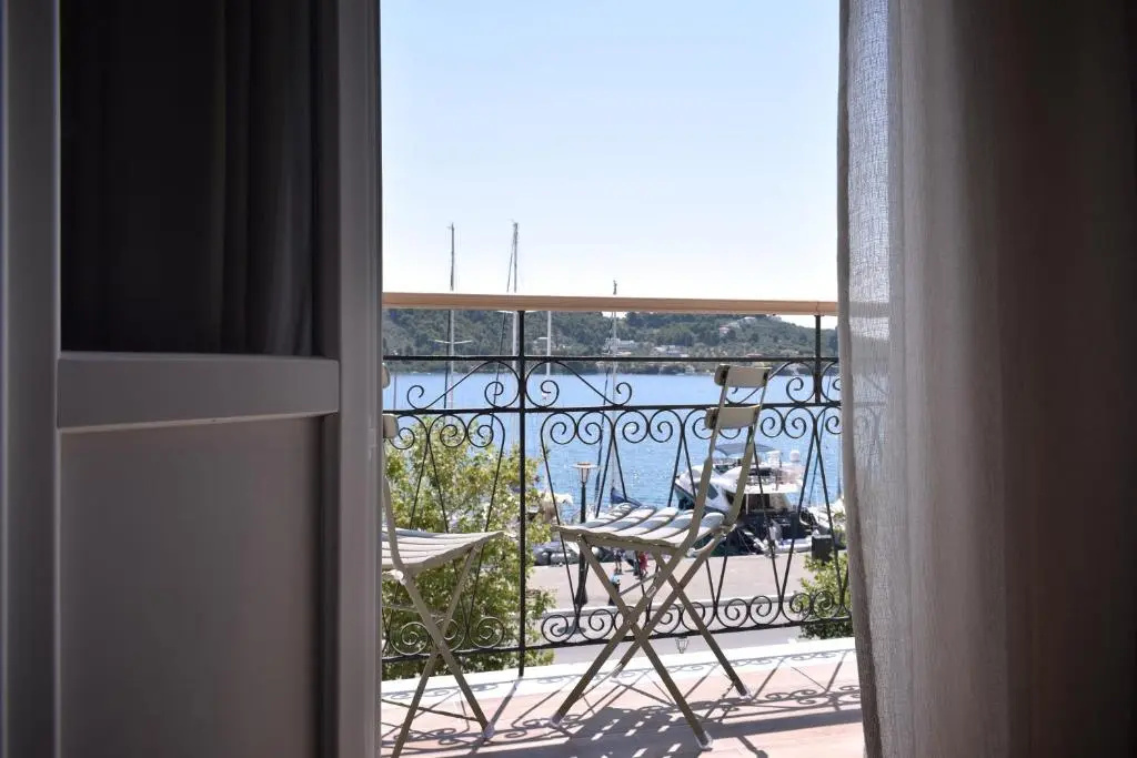 Executive Double room with sea view (full double bed)