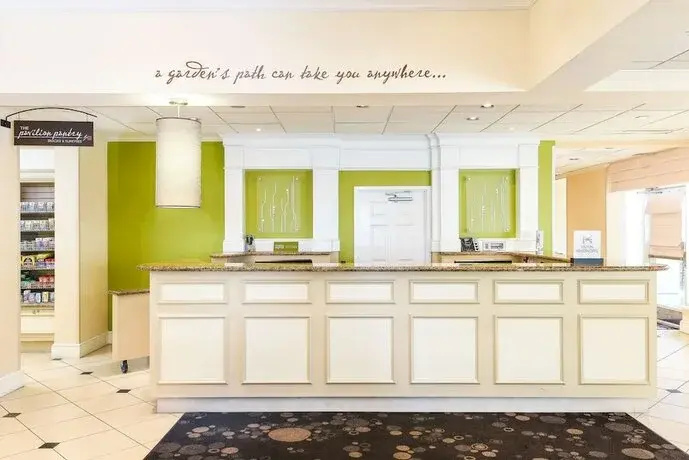 Mint Queensway Suites