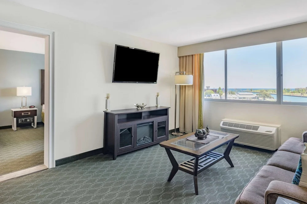Wyndham Garden Kenosha Harborside - Tap to explore photos