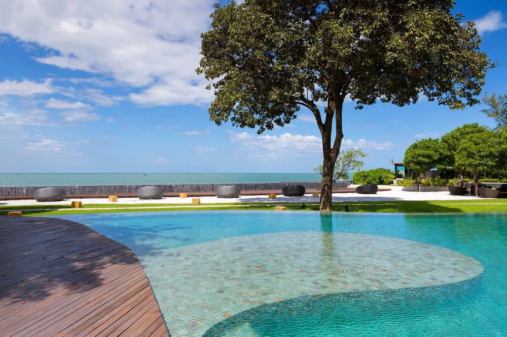 Beach & Waterfront