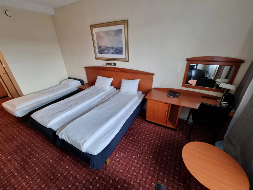 Chesterfield Hotel by null