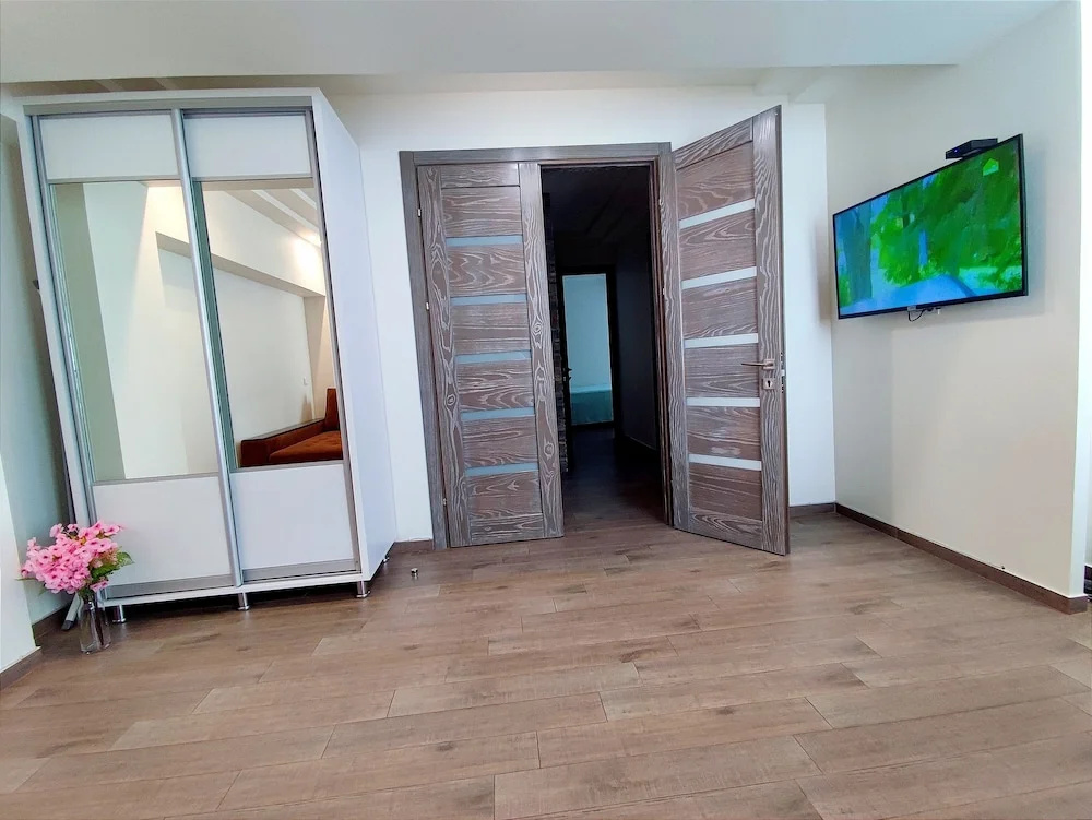 Апартаменты 2BR&LIVING center city CHISINAU — фото