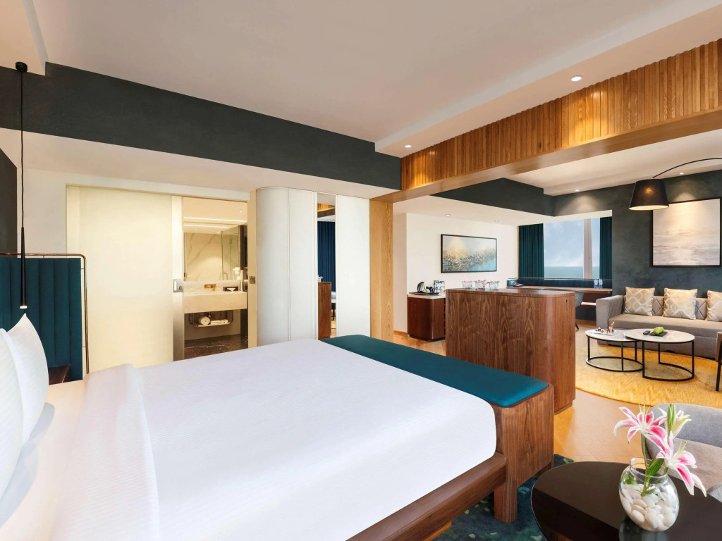 Novotel Mumbai Juhu Beach Hotel — фото 2