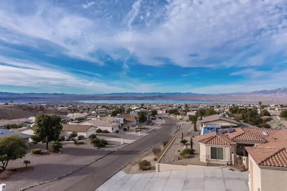 Vega Lane , Breathtaking Panoramic Lake View!