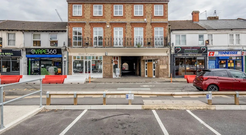 Luxury 2 Bedroom Apartments with Parking