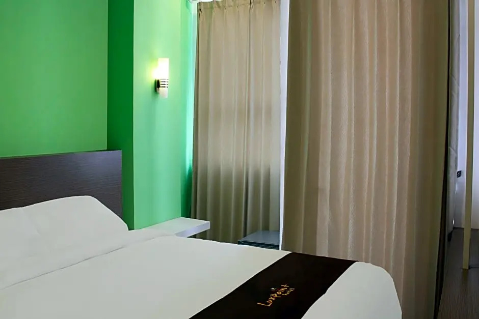 Luxpoint Hotel Surabaya - Chambres
