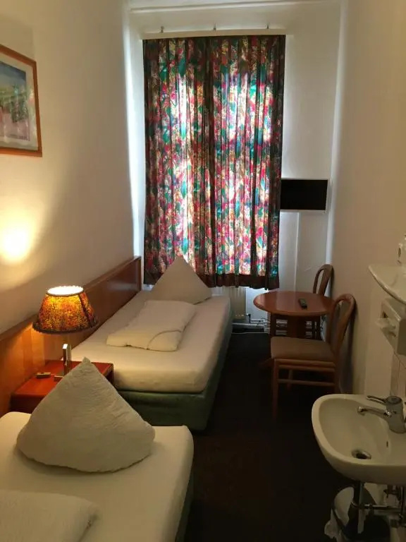 Standard Double room (twin beds)