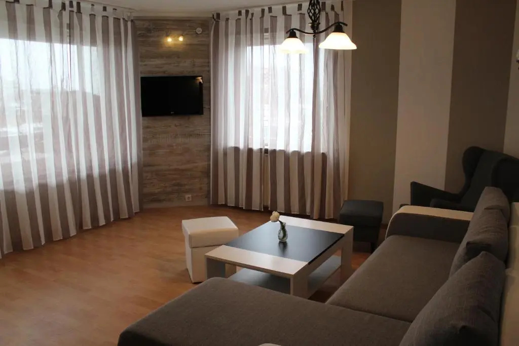 2 Bedrooms Apartment