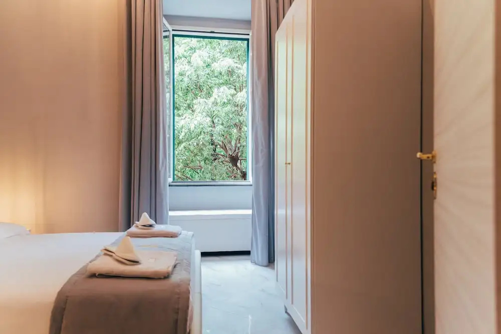 Deluxe room with courtyard view