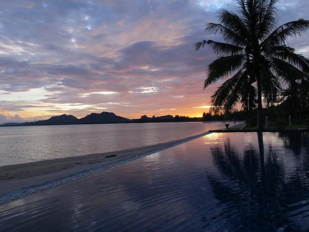 Beach & Waterfront