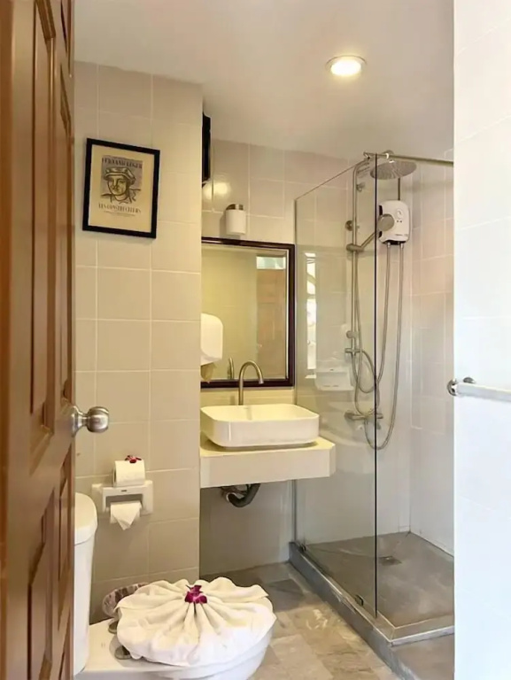 Standard Double room with balcony (full double bed)