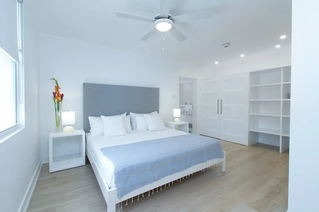 2 Bedrooms Apartment