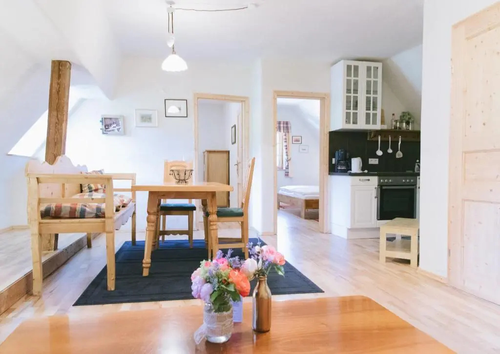 2 Bedrooms Apartment