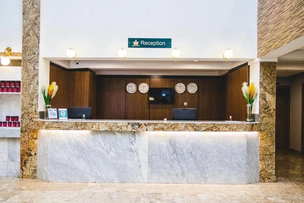 Bon Hotel Platinum