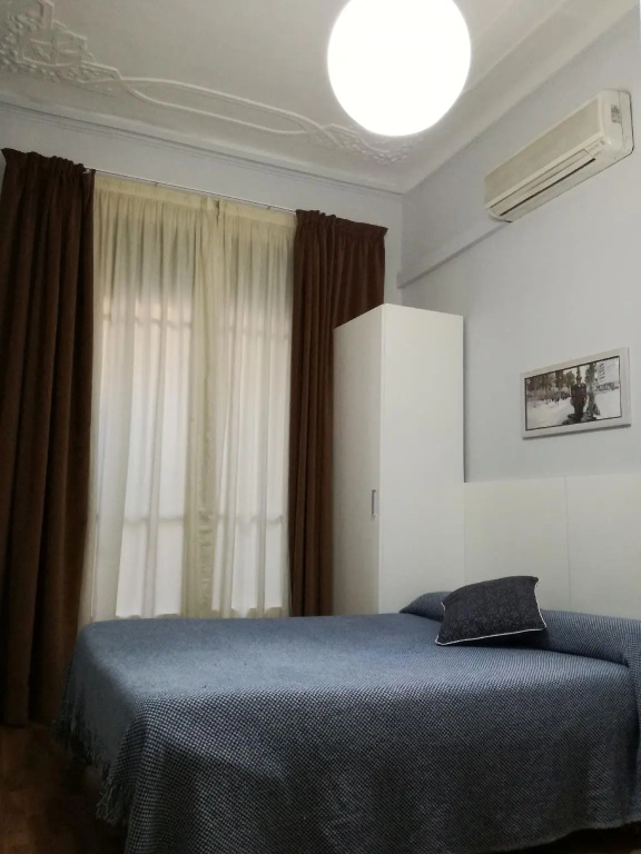 Standard Double room with city view (full double bed)
