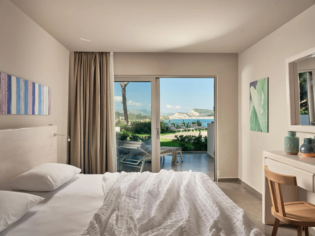 Standard Double room with sea view (full double bed)