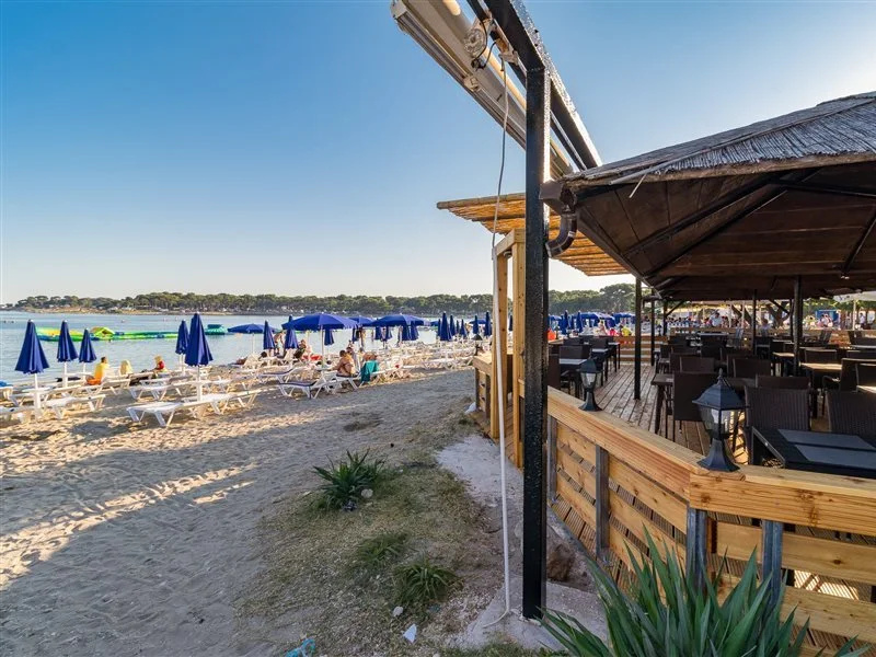 Beach & Waterfront