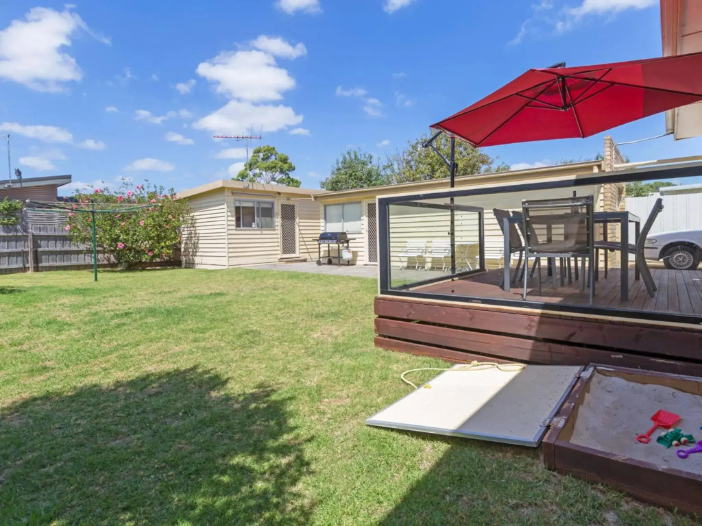 Renovated Beach Beauty - Rosebud