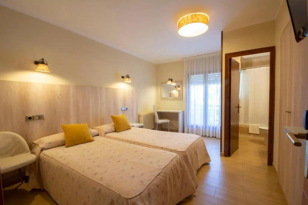 Standard Double room with river view (twin beds)