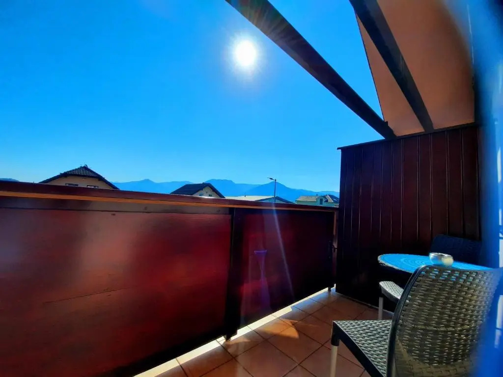 Deluxe Double room with balcony (full double bed)