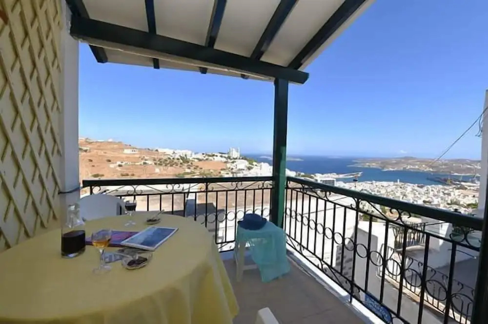 Akadia Syros