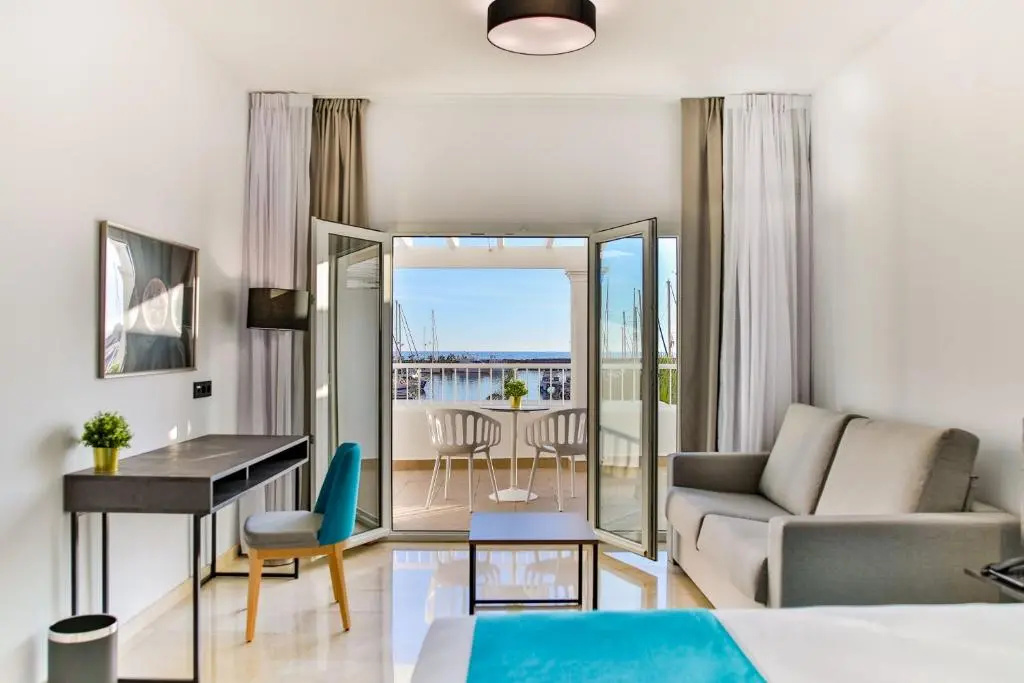 Premium Double room (full double bed)