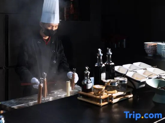 Food & Beverage