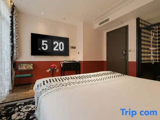 Standard Double room with garden view (full double bed)