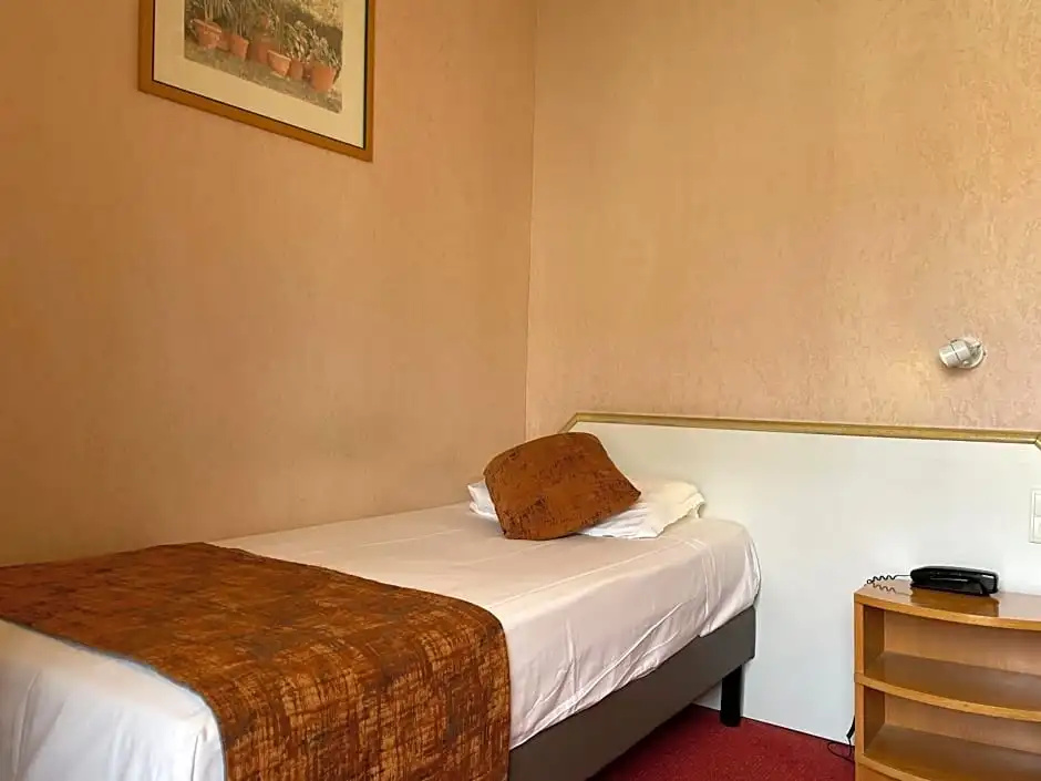 Economy room