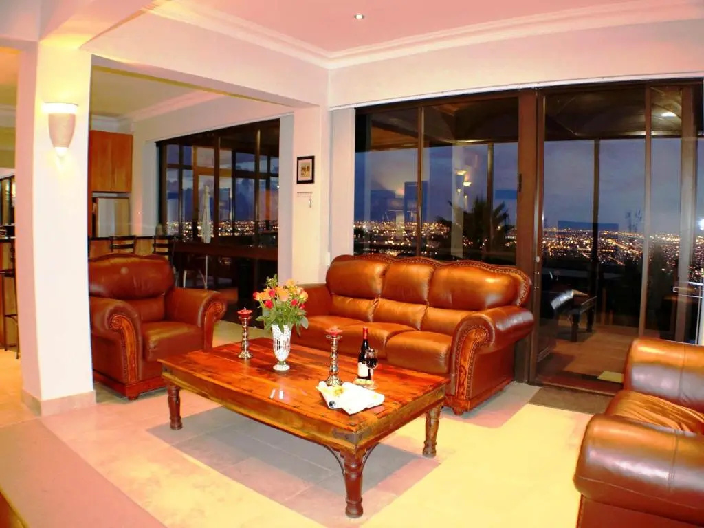 3 Bedrooms Apartment with city view