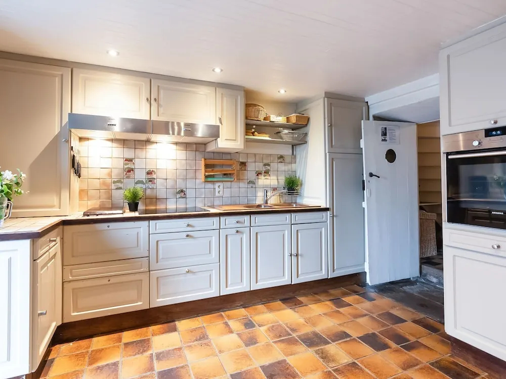 Detached Holiday Home with Sauna & Open Fire near Houffalize - фото 19