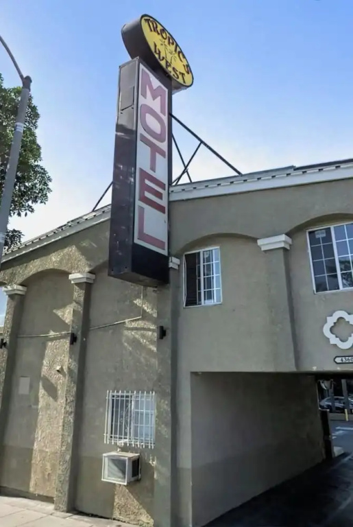 Tropic west Motel