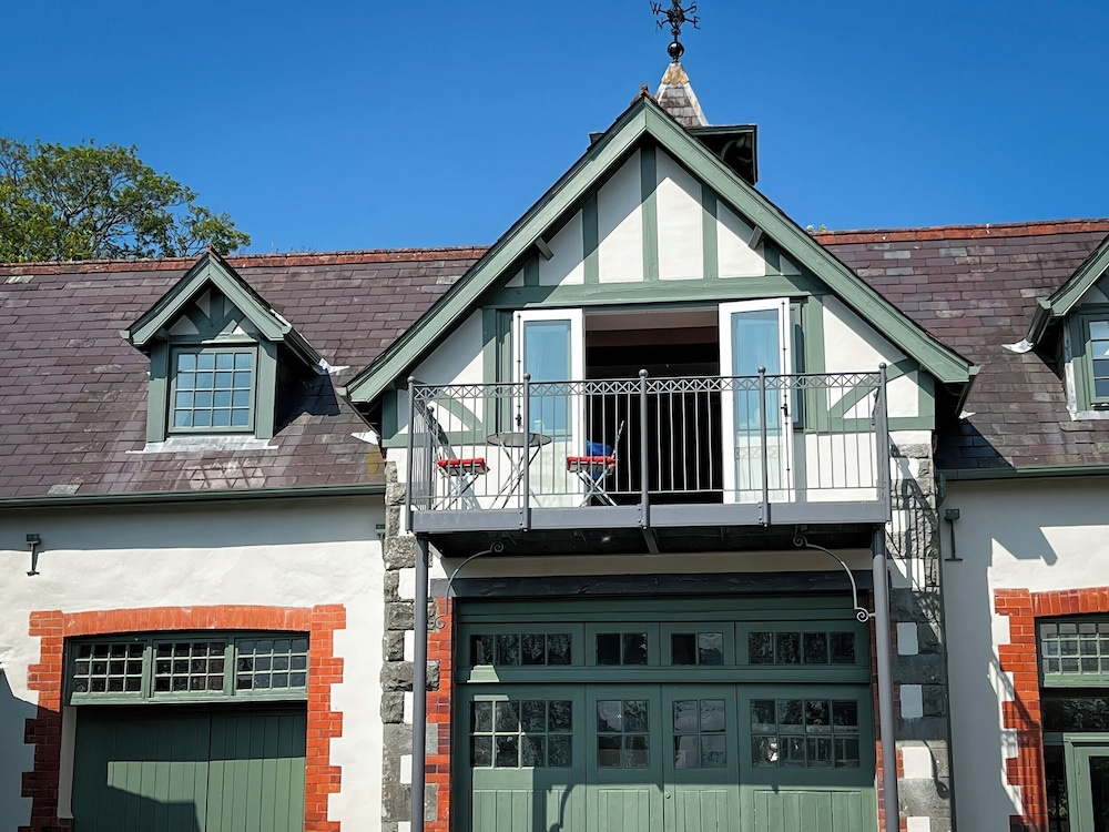 Coach House