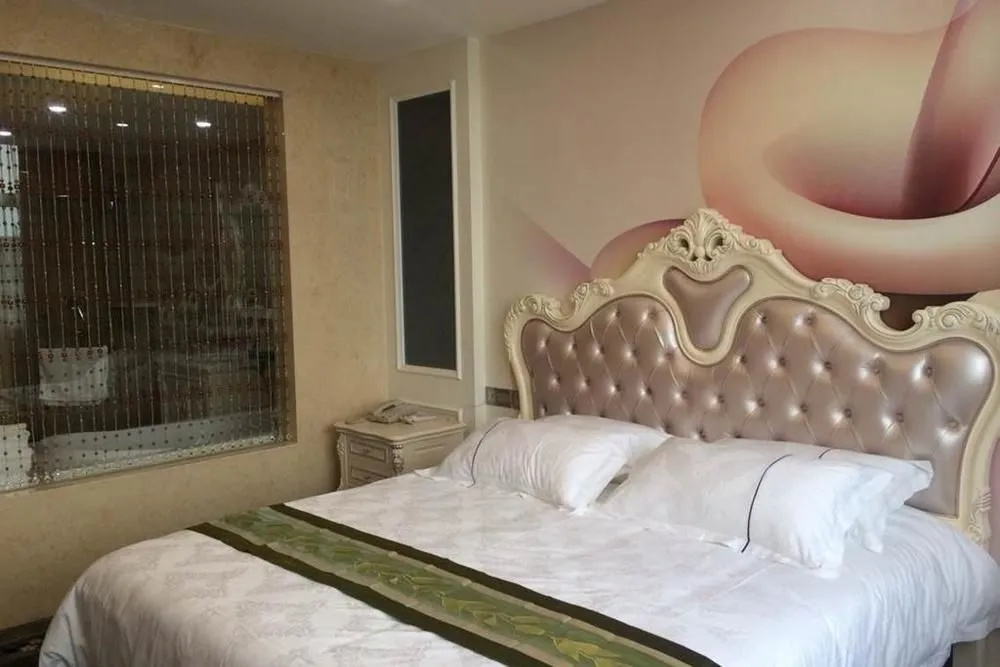 Shanghai Happy Hotel